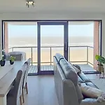 By North Sea With Ocean Views *